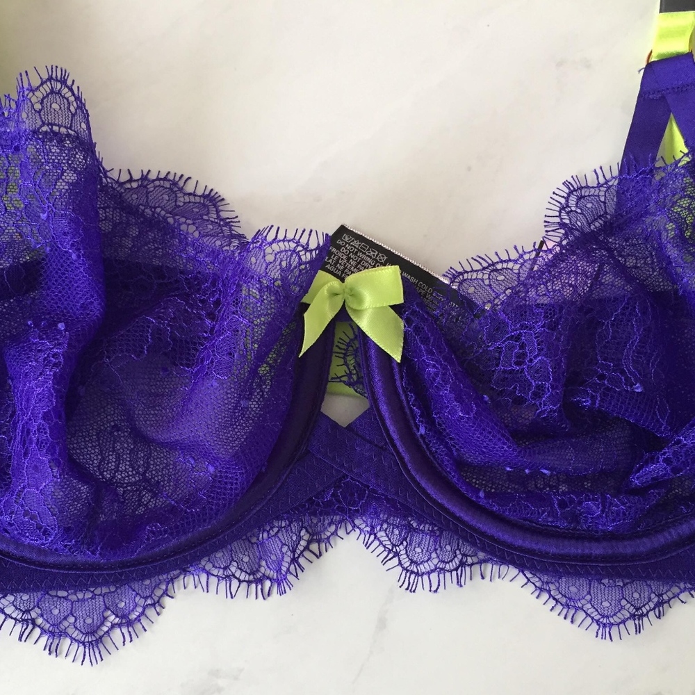 NWT Victoria’s Secret Unlined/Underwire Bra - Picture 4 of 6